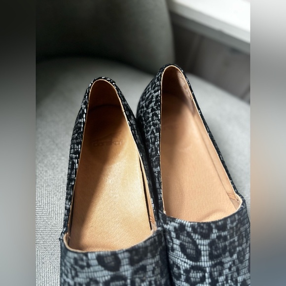 DANSKO | leather grey leopard print flat | size 39 - Picture 3 of 6